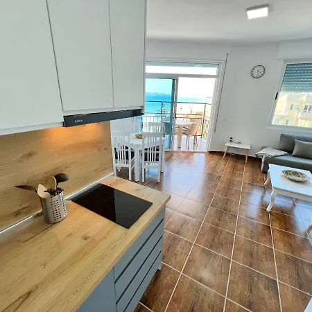Nelly Seafront Apartment