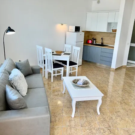 Apartment Nelly Seafront *