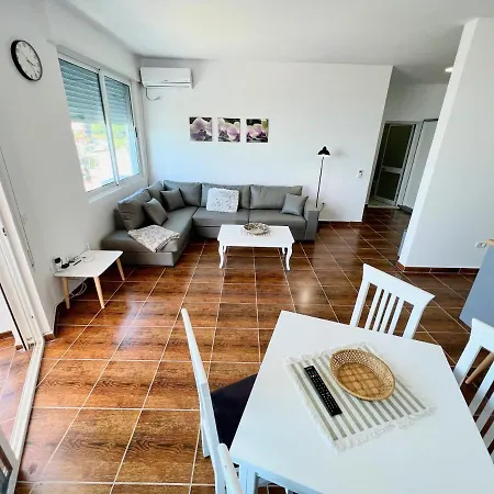 Nelly Seafront Apartment Durres