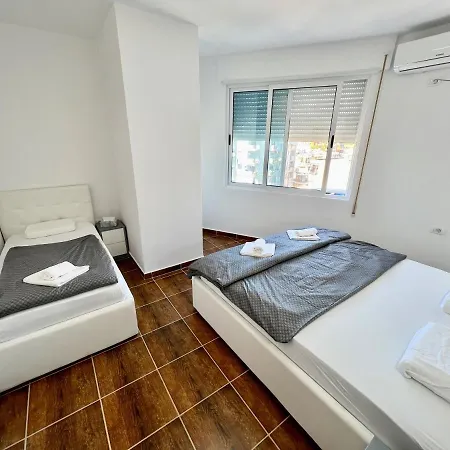 Nelly Seafront Apartment Durres